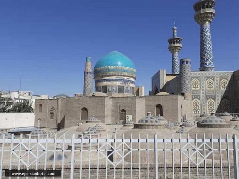 مناره ها و گنبد مسجد 72 تن مشهد